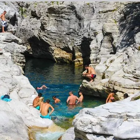 Mesi Bridge Vila Shkodër
